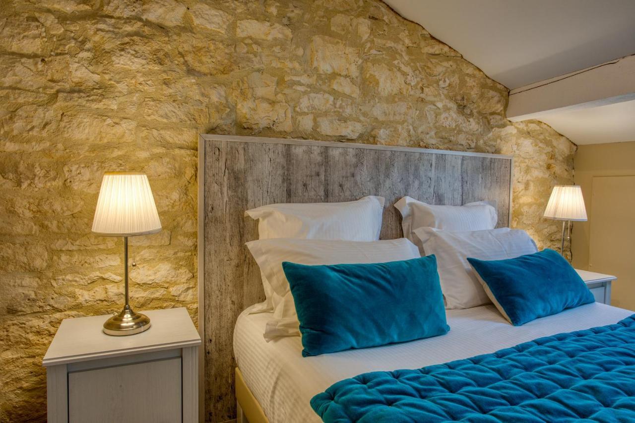 Domaine Des Pierres Blanches - Gite La Salamandre Villa Carlux ภายนอก รูปภาพ
